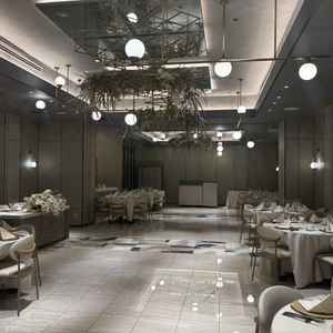 横長の披露宴会場で、会場内にはバーカウンターもありました。席のレイアウトはある程度絞られそうです。