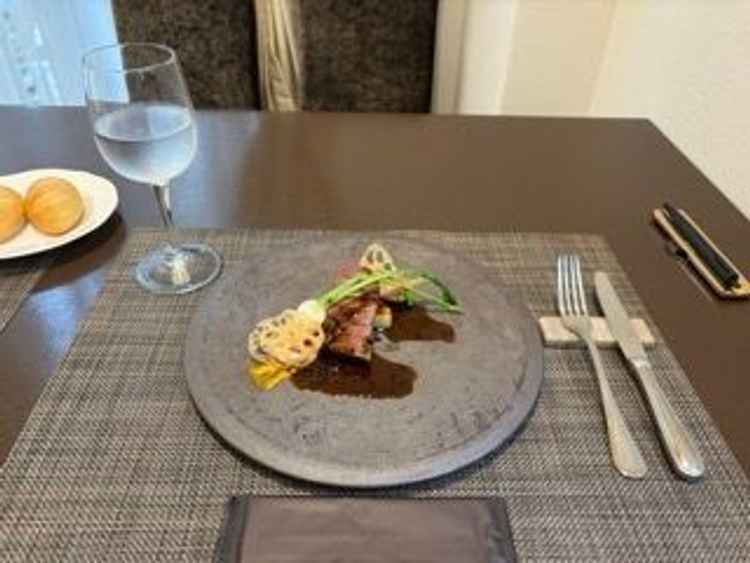 香ばしさが美味しいメインプレート。