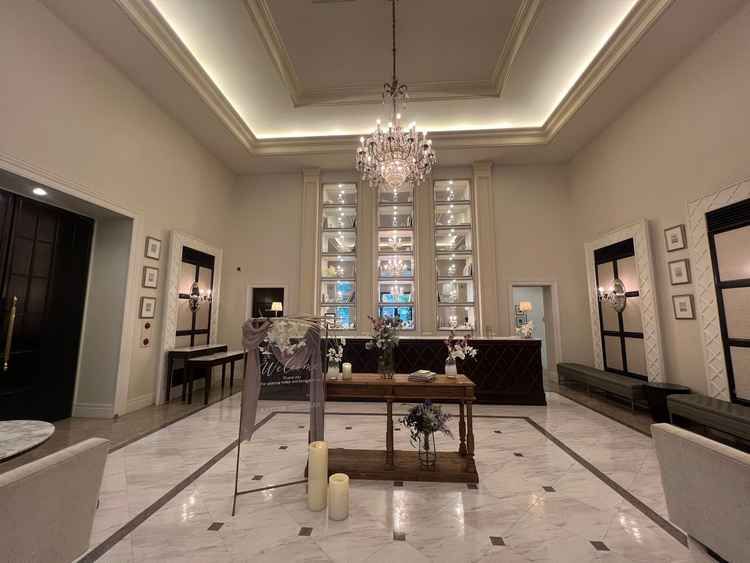 ゲストの待合室です。広々としていてゲストもゆっくり過ごせそうです