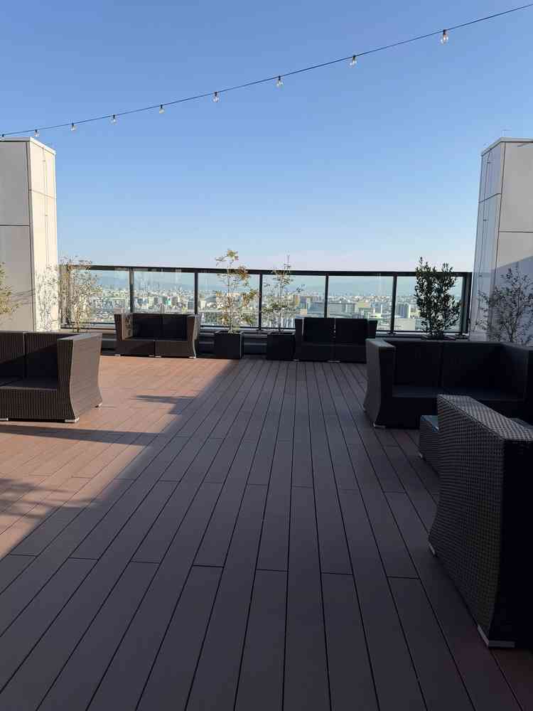 テラスもありテラスから大阪の街を見れるのもとても素敵に感じました。