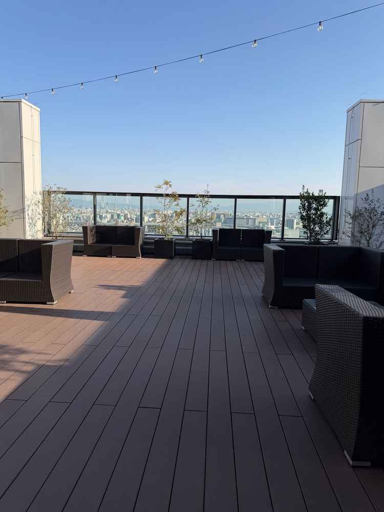 テラスもありテラスから大阪の街を見れるのもとても素敵に感じました。