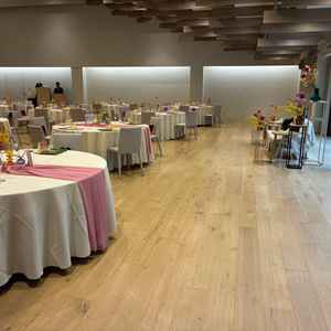 披露宴会場白っぽいイメージ