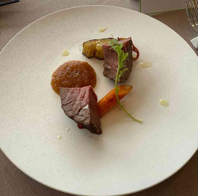 お料理も一点ずつにシェフのこだわりを感じれ、「食べてもらいたい」と思えるお料理でした。