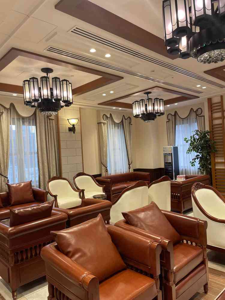 披露宴会場前のロビー。披露宴会場に合わせて雰囲気が違う