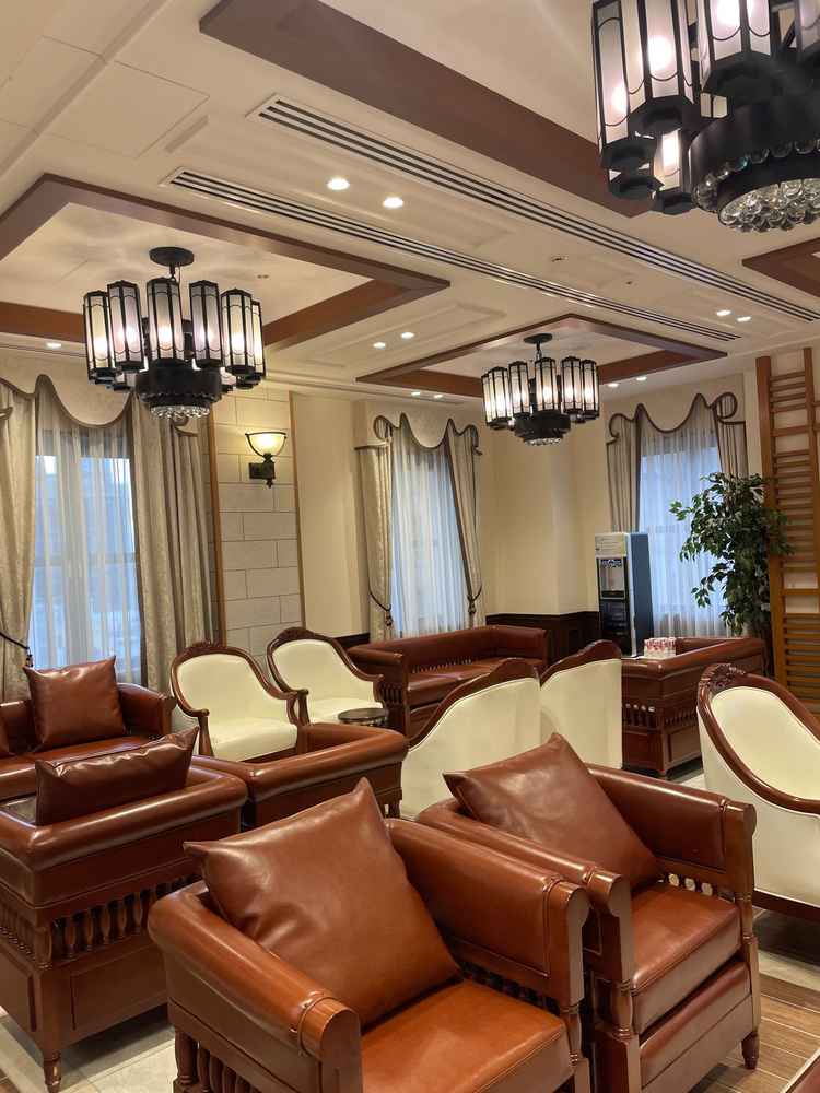 披露宴会場前のロビー。披露宴会場に合わせて雰囲気が違う