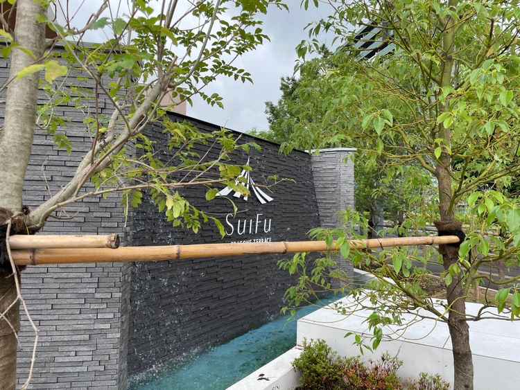 熊本駅側の外観です。我々は外観をとても重視しており、この場所も印象的でした。