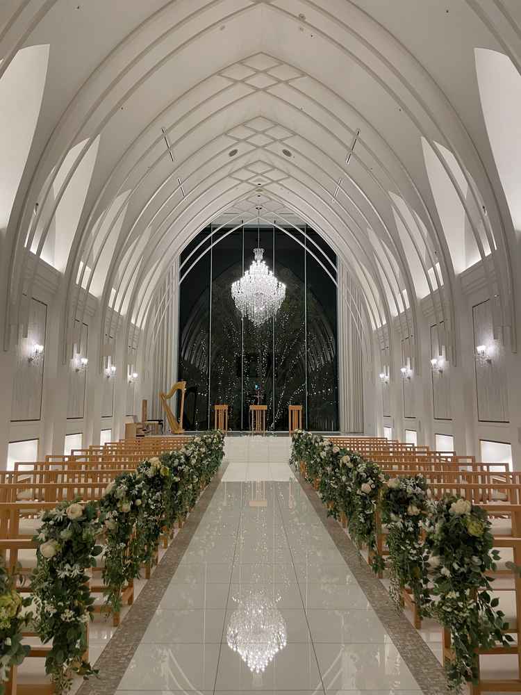 時間帯は17時くらいのチャペルになります。暗くてもとてもキレイでした。