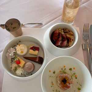 コース料理の一部を試食しました。どれも美味しかったです。