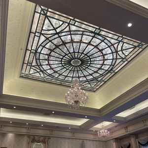 チャペルだけでなく披露宴会場のステンドグラスも素敵でした。