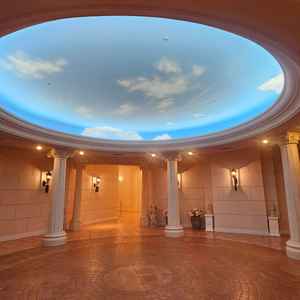 式場前のスペースです。ここでフラワーシャワーやブーケトスが可能だそうです。