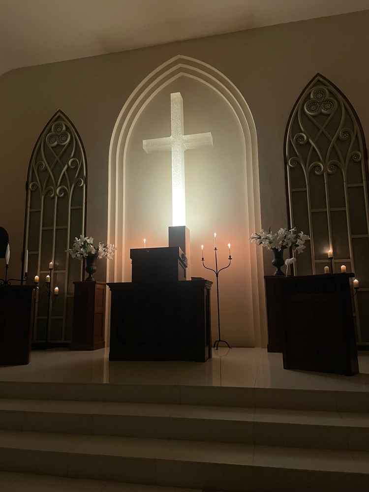 チャペルはキャンドルと花どちらも本物を使っていました。キャンドルと花の香りが良かったです。