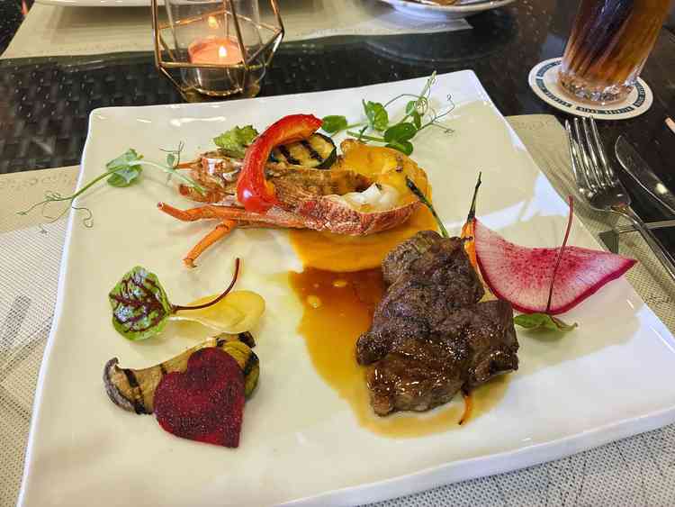 味も見た目もいい料理。師匠も3皿出てしっかり試食できました