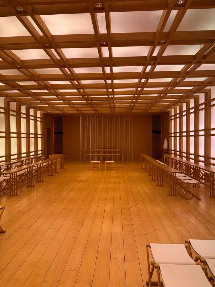 神前式の場もシンプルながら洗練されており、素敵な空間でした。