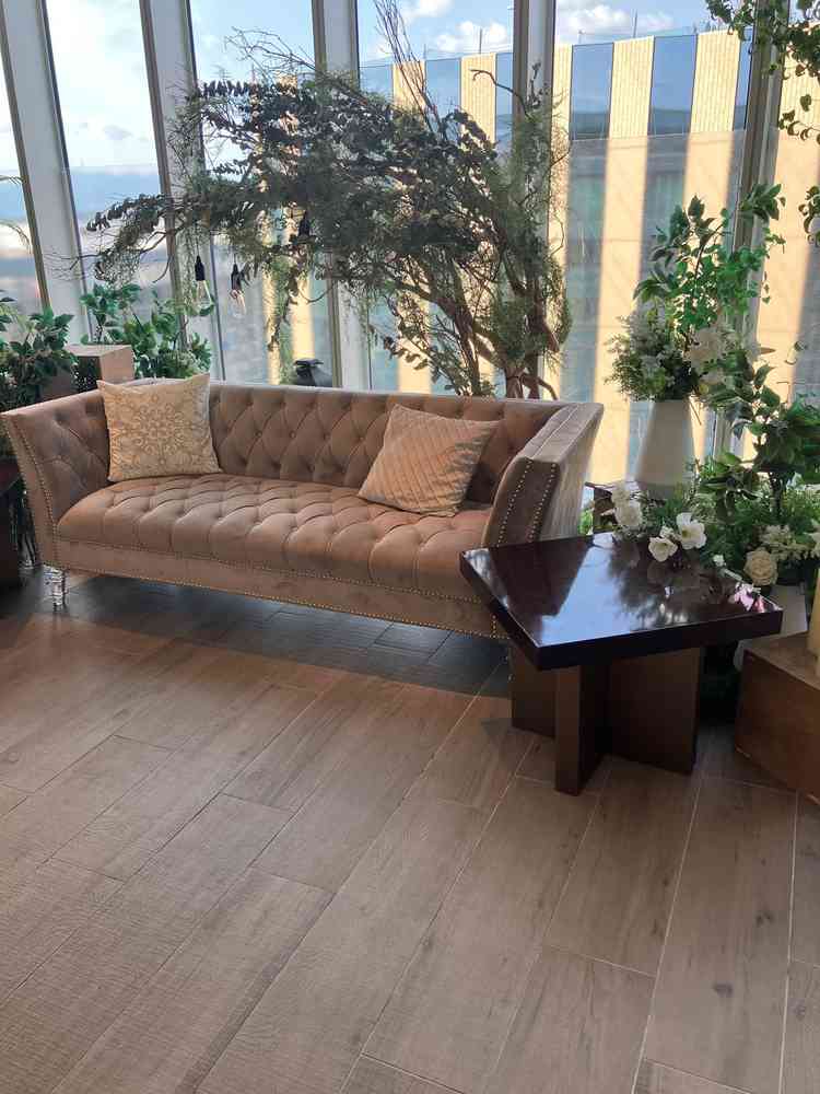 会場の中にあるガーデンの写真です。日当たりが良く、天気に影響されず利用できる場所だと思いました。