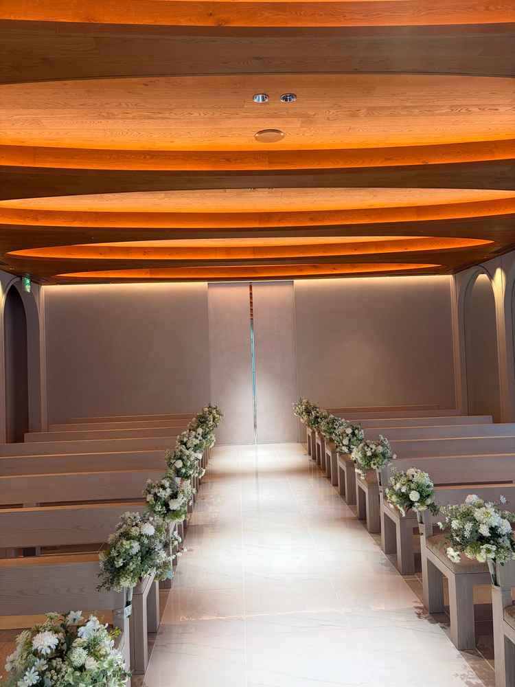 楽しみにしていたチャペルは存在感があり、その上自然さも感じてとても良かった