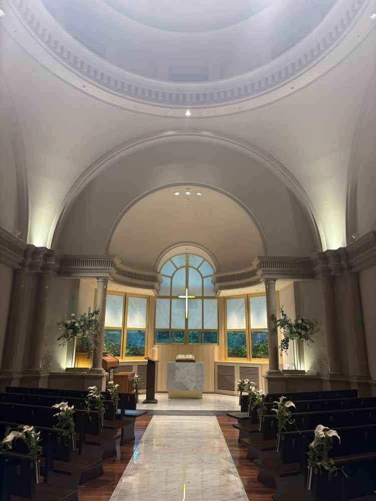 チャペル。リニューアルされたとのことでとても綺麗でした。