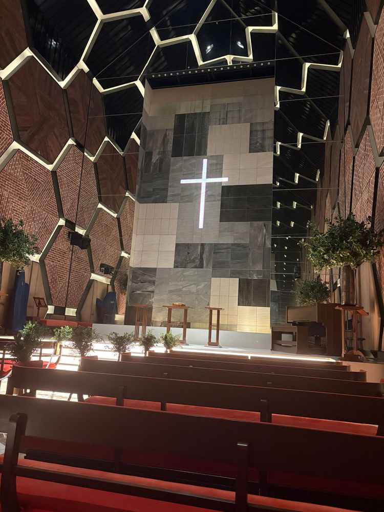 レンガのチャペルは写真で見るよりとても素敵だった。