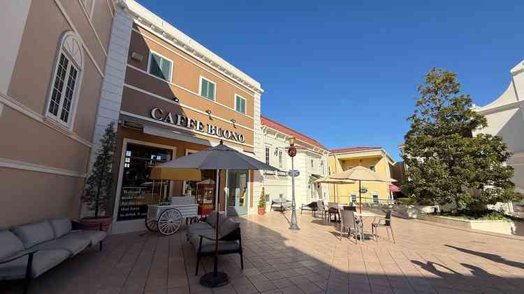 ヨーロッパ風の街並みのウェディングビレッジ。非日常な空間でとても可愛かったです。