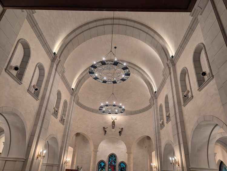 チャペル。実際に存在する教会をモデルに作成されているそう。全体が温かみのあるトーン。