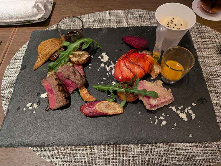 試食をいただきました。お野菜、お肉、それぞれの素材の味がして、とても美味しかったです。