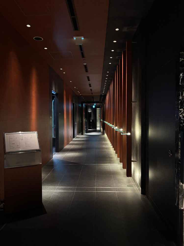 ビルの1フロアですがシックで大人な雰囲気がお気に入りです！