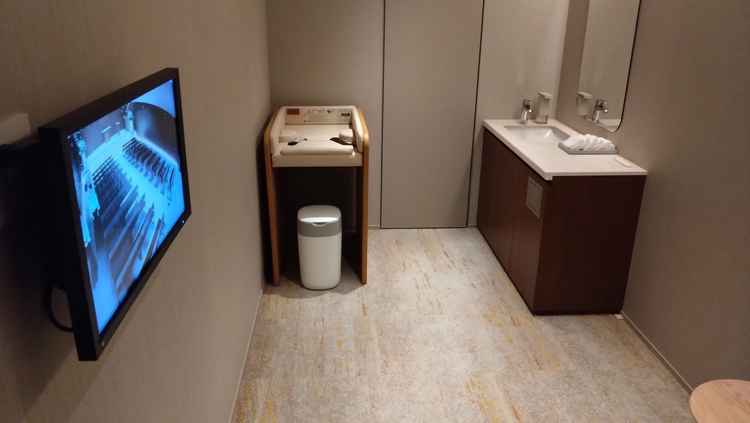 チャペルにも披露宴会場にもそれぞれベビールームも用意されていて、映像で会場の様子も見ることができる