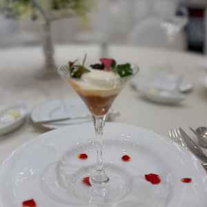 試食で出てきた前菜のエビ料理。非常においしかった。