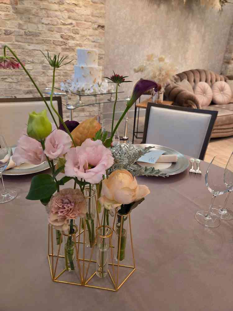 レストランウエディングの会場にも案内していただき、装花やテーブルのイメージがわきました！