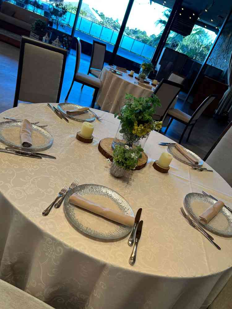 緑が似合う会場。バックにも緑が沢山ありました。