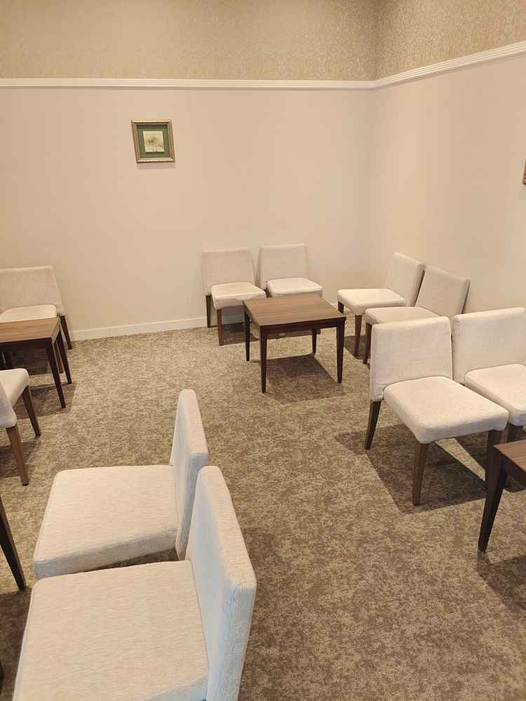 ゲスト控室。ここの外がすぐ景色見えるのでとても綺麗。