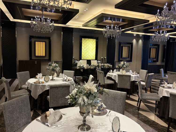 もう一つの披露宴会場。こちらはシックな雰囲気で、おしゃれなパーティーができそうだった。