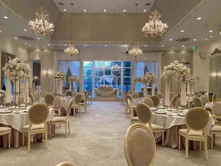 披露宴会場内：最も大きい邸宅内。プロジェクションマッピング演出が自慢のよう。目新しくて新鮮でした！