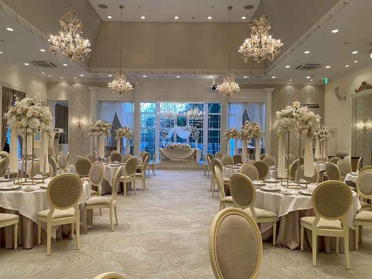 披露宴会場内：最も大きい邸宅内。プロジェクションマッピング演出が自慢のよう。目新しくて新鮮でした！