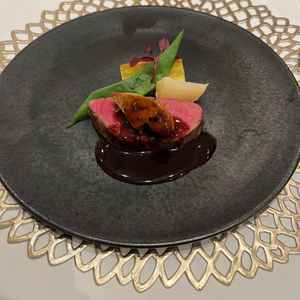 メイン料理、しあわせ牛で結婚式の為に作ってる牛との事！とても柔らかく美味しかったです。