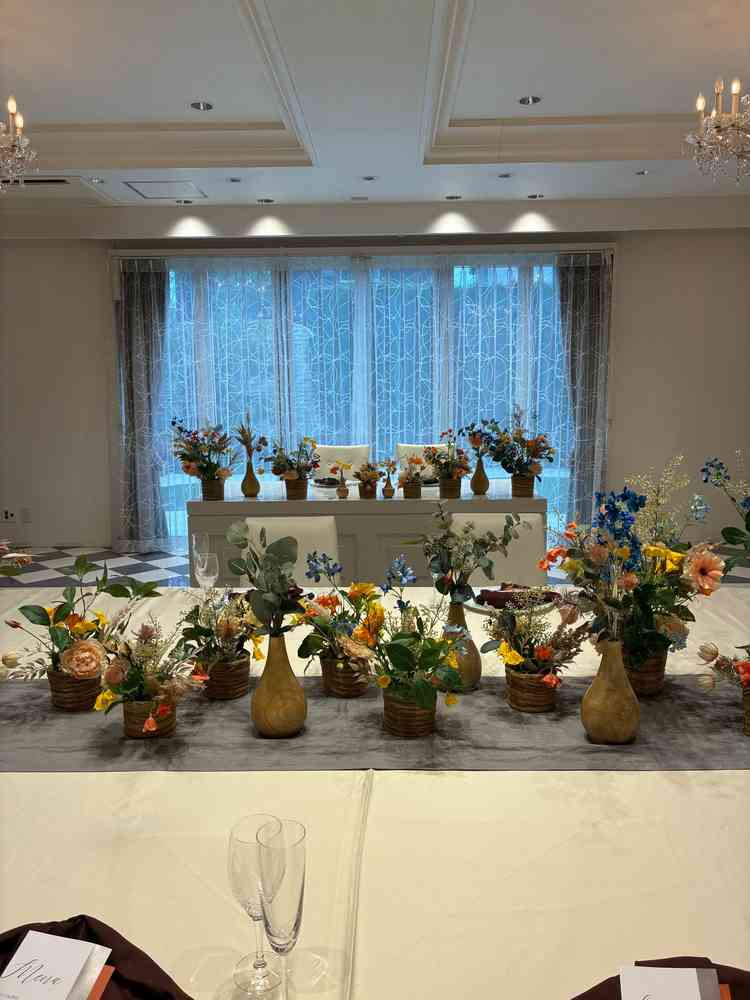 披露宴会場の写真。外には庭がありました。