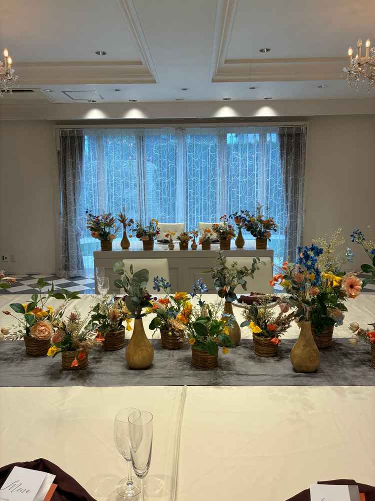 披露宴会場の写真。外には庭がありました。