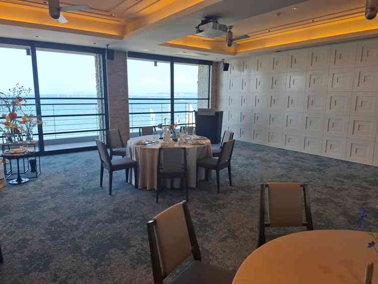 披露宴会場入場