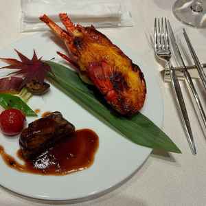 この伊勢海老のお料理がとても美味しかったので、自分達の披露宴の料理にも入れたいです。