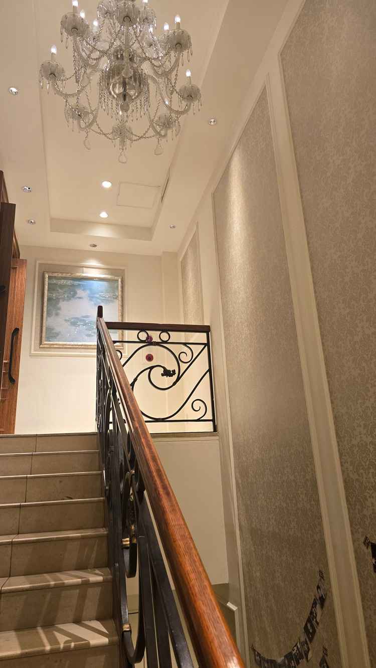 会場内の階段。ドレス姿での写真撮影にも使用されるとのことでした。