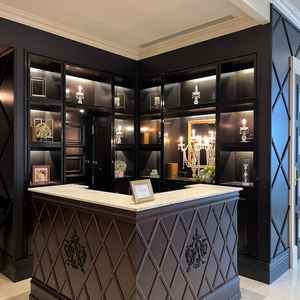 受付が新郎側と新婦側で分かれているので、スムーズに対応できそうです。