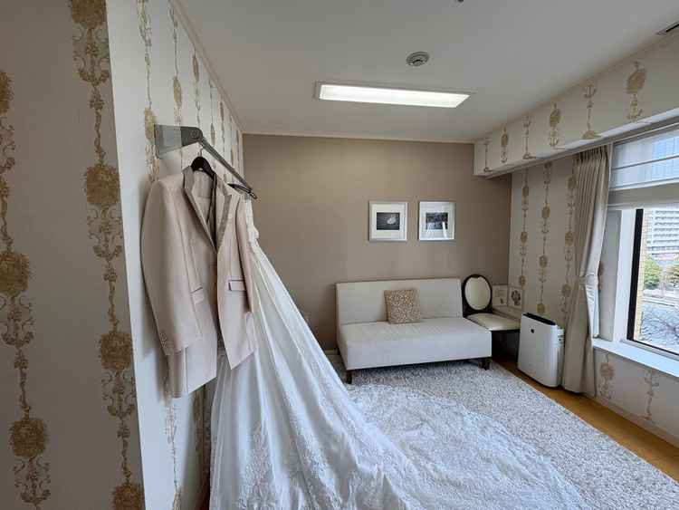 ブライズルーム。個室になっており、十分くつろげそう。