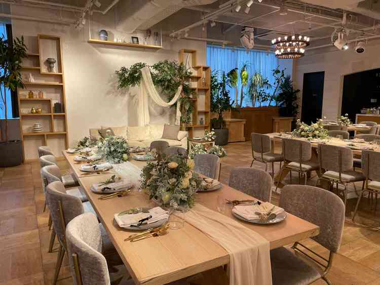 2つある披露宴会場の1つ、ナチュラルテイスト