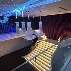 フラワーシャワーができるスペースは、ガンガン音楽を入れて派手な演出ができるのがとてもいいと思った。