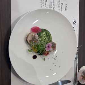 前菜の料理コースを3品