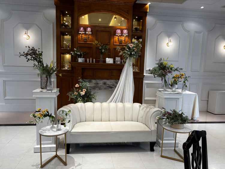 披露宴の会場の写真です。設置してあるものが、上品な華やさをもっており、心地よかったです。