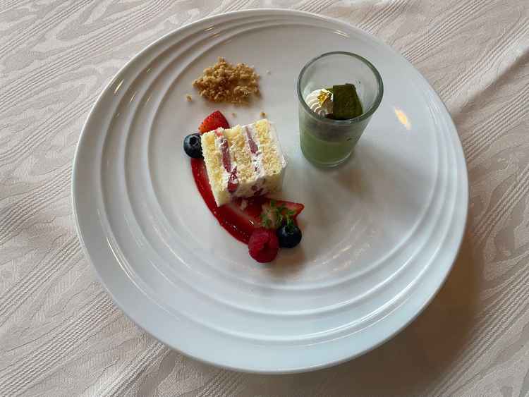 地元のお茶を使用したプリン