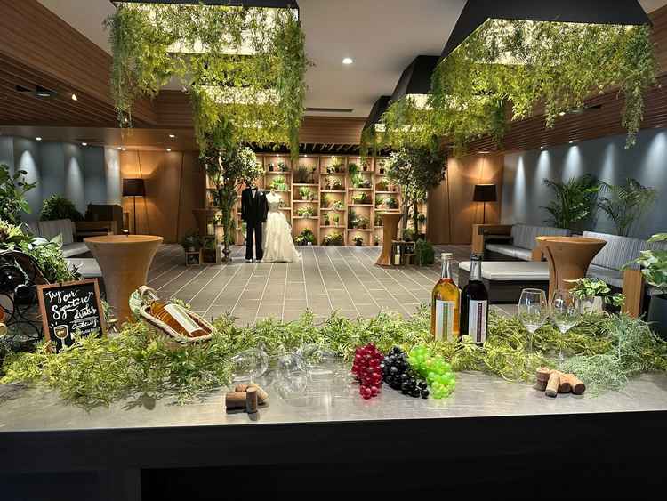 チャペルまでの道中も最近リニューアルしたらしく、とてもおしゃれで華やかな空間だった