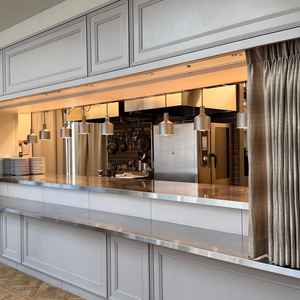 開放的なカウンターキッチンで、フランベの演出は是非取り入れたいオプションだと感じた。