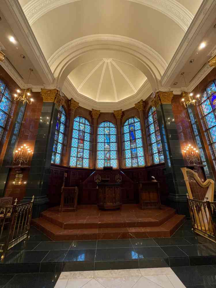 大聖堂のステンドグラス