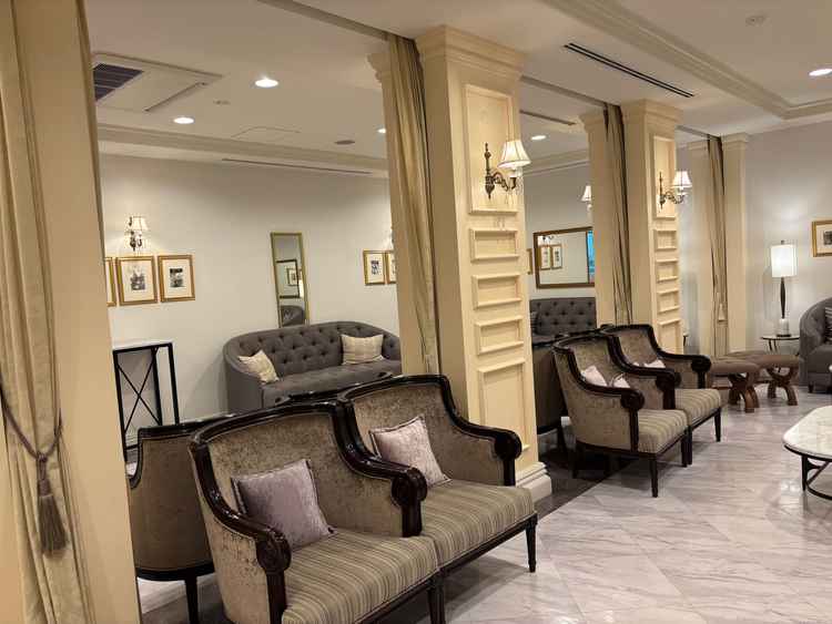 親族控え室。ガーデンで新郎側新婦側を仕切れるとのこと。よりアットホームにできそうでいい。